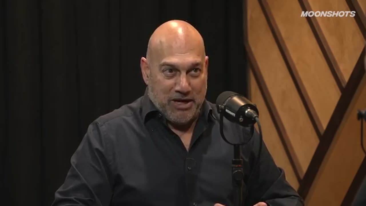 Salim Ismail talking to Peter Diamandis